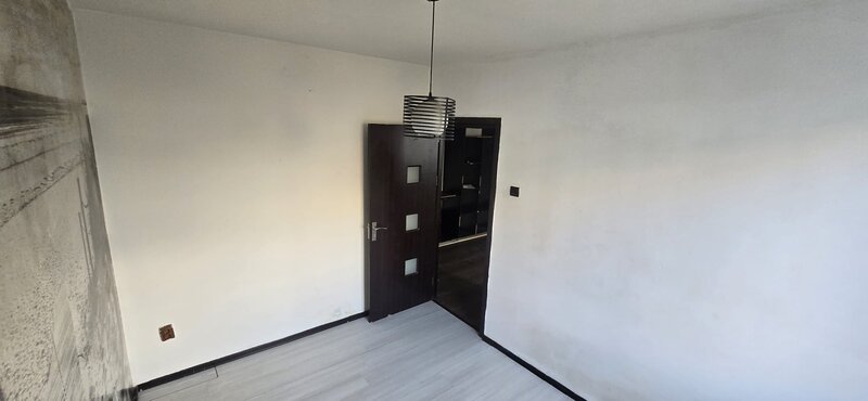 Universitate Metrou, de vanzare apartament.